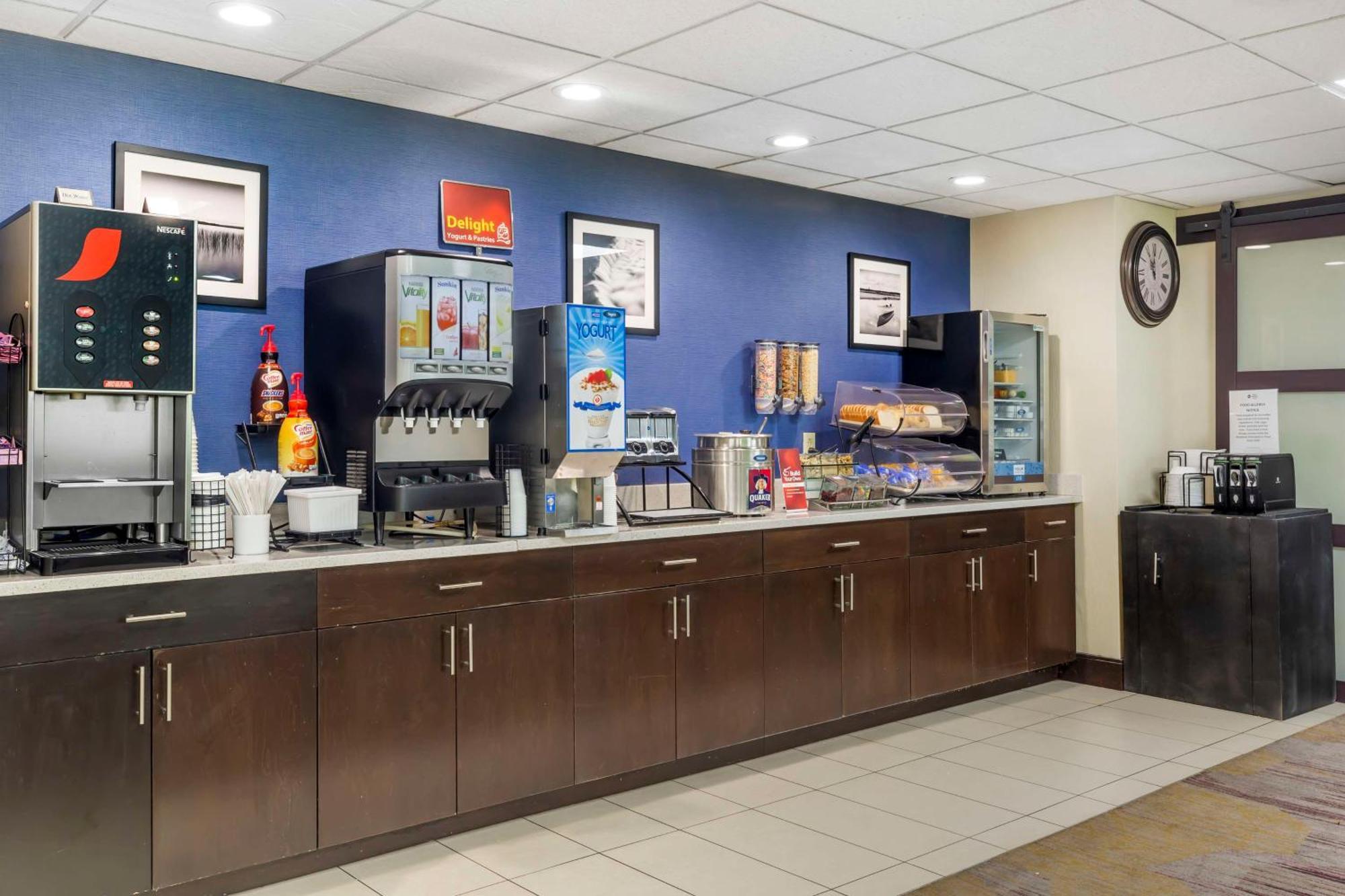 פיטספילד Best Western Plus Berkshire Hills Inn & Suites מראה חיצוני תמונה