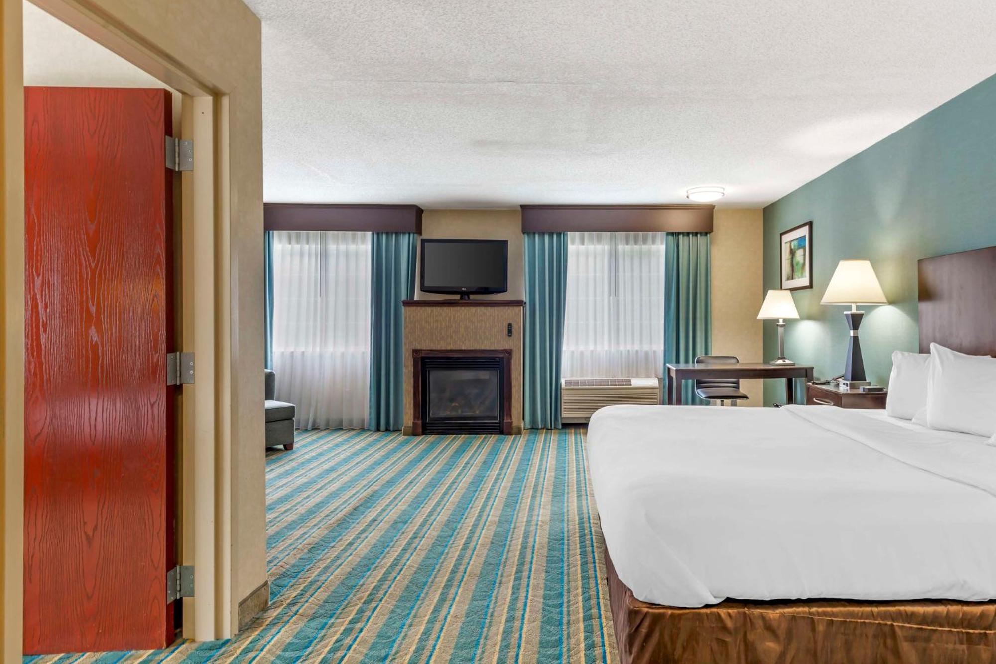 פיטספילד Best Western Plus Berkshire Hills Inn & Suites מראה חיצוני תמונה