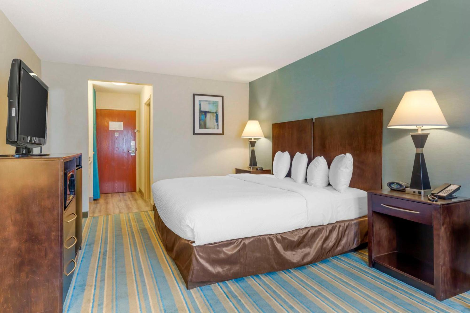 פיטספילד Best Western Plus Berkshire Hills Inn & Suites מראה חיצוני תמונה