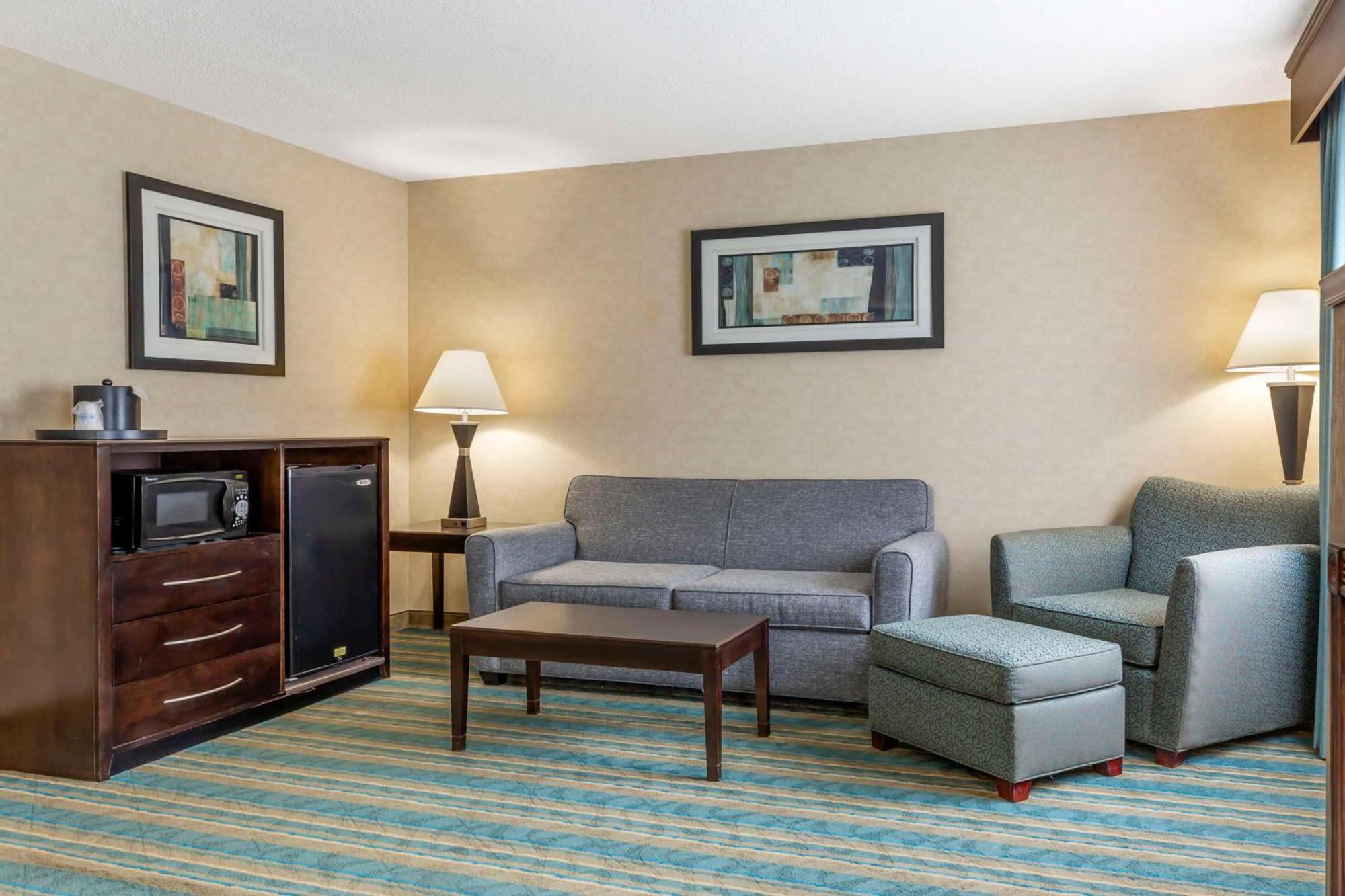 פיטספילד Best Western Plus Berkshire Hills Inn & Suites מראה חיצוני תמונה